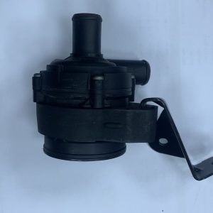 C CLASS W205 CIRCULATION PUMP